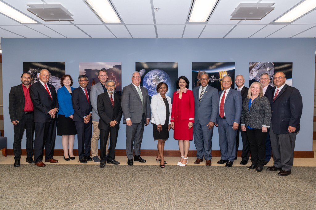 JSC and University of Houston System Space Act Agreement Signing Ceremony