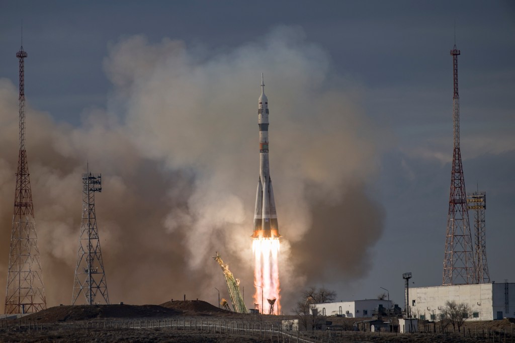 NASA Astronaut Tracy Dyson, Crewmates Safely En Route to Space Station