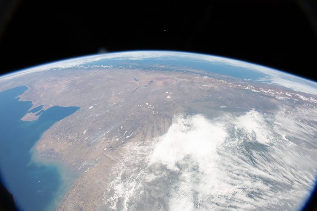 iss058e006004 (Jan. 26, 2019) --- This photograph of South America from bottom to top looks from the northeast coast of Argentina to southwest across Chile, the Andes mountains and the Pacific Ocean. The International Space Station was orbiting 259 miles above the Atlantic coast of the South American continent.