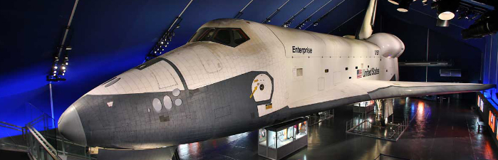 Enterprise nello Shuttle Pavilion presso l'Intrepid Sea, Air & Space Museum di New York City