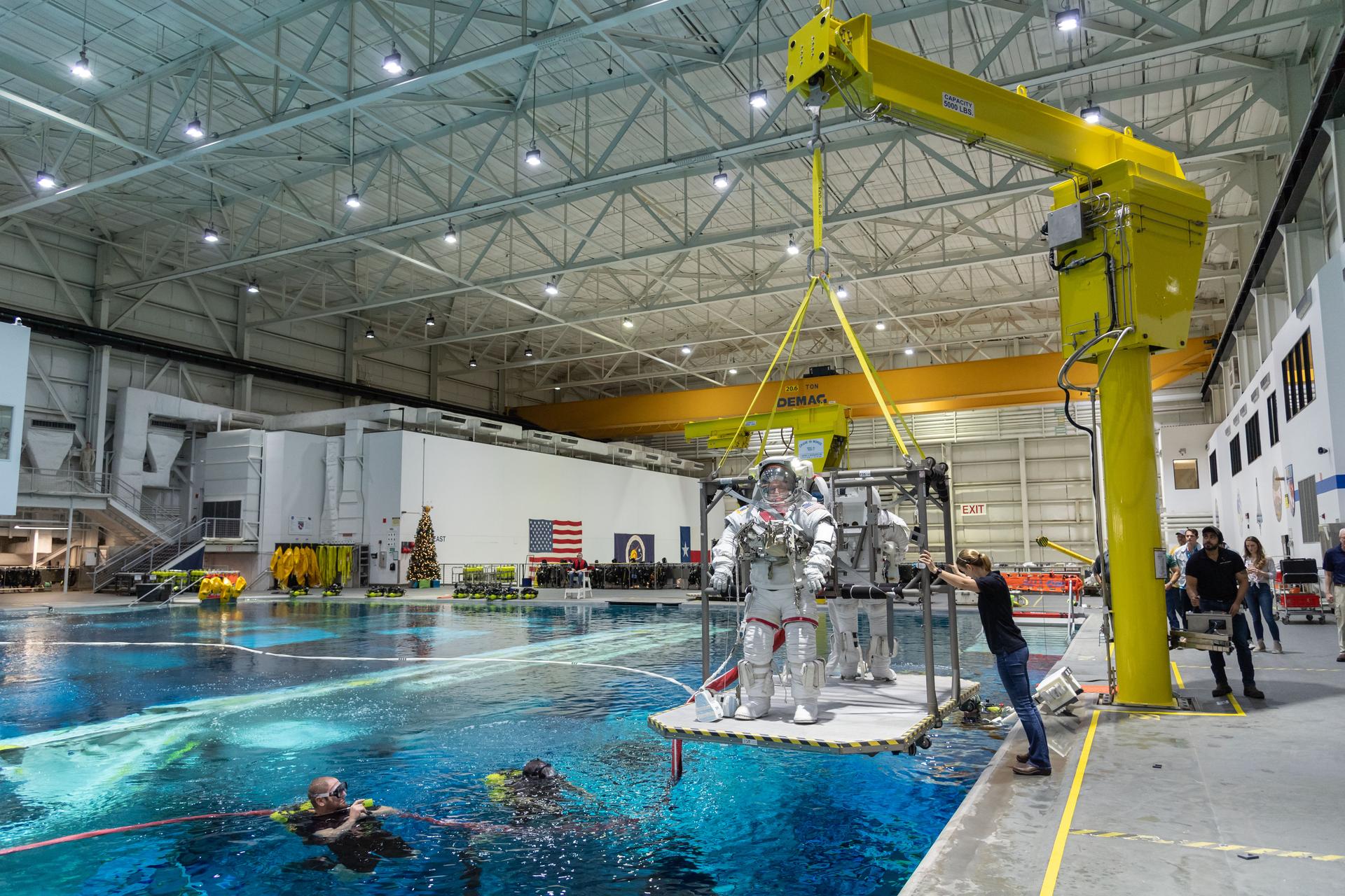 Commercial Crew Program astronaut Barry “Butch” Wilmore prepares for Expedition 62 International Space Station spacewalk maintenance training at NASA’s Neutral Buoyancy Lab in Houston on Nov. 30, 2018.