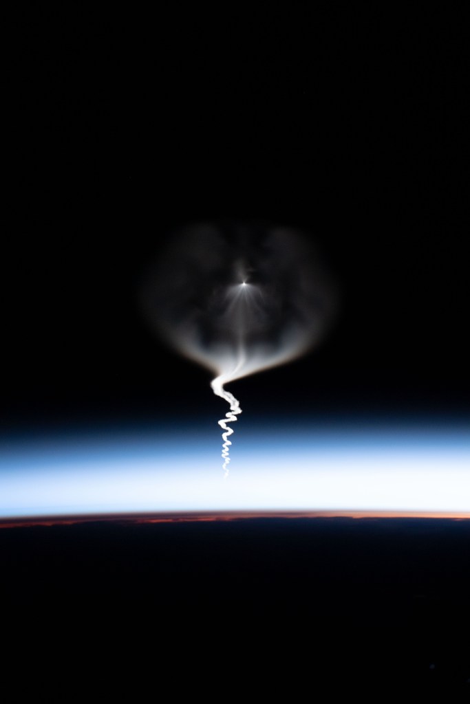 iss060e080405 (Sept. 25, 2019) --- Expedition 60 Flight Engineer Christina Koch photographed the Soyuz MS-15 crew ship ascending into space after its launch from Kazakhstan. The Soyuz would dock a few hours later to the International Space Station with NASA astronaut Jessica Meir, Roscosmos cosmonaut Oleg Skripochka and spaceflight participant Hazzaa Ali Almansoori of the United Arab Emirates.