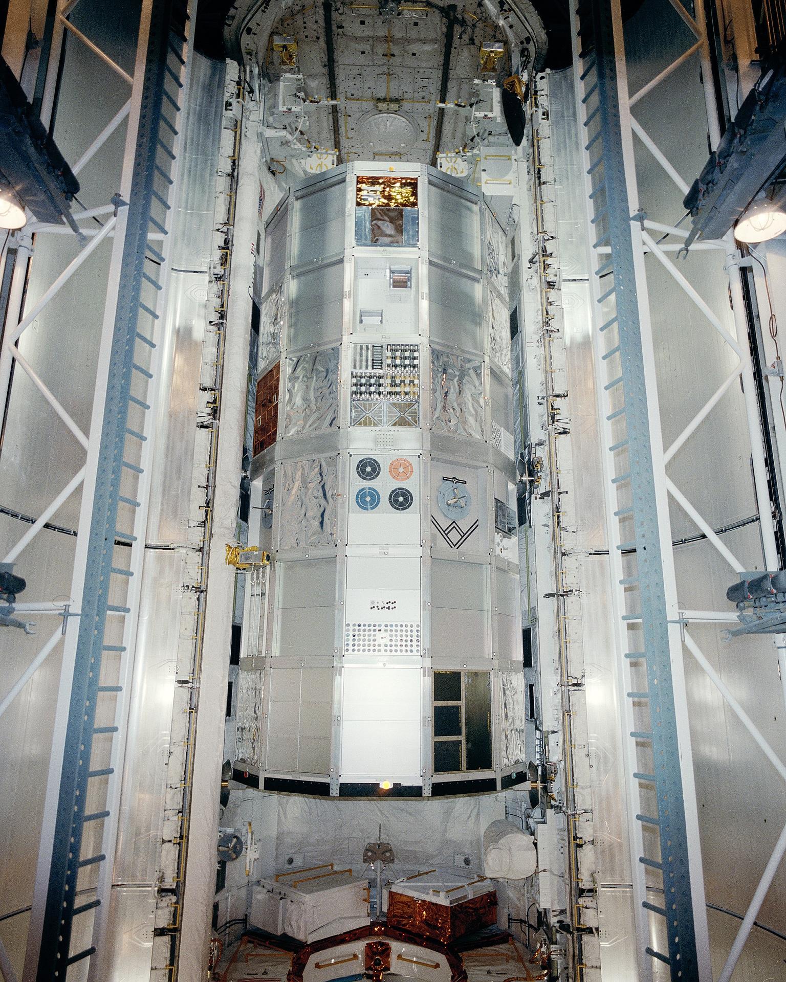 Challenger's payload bay for STS-41C