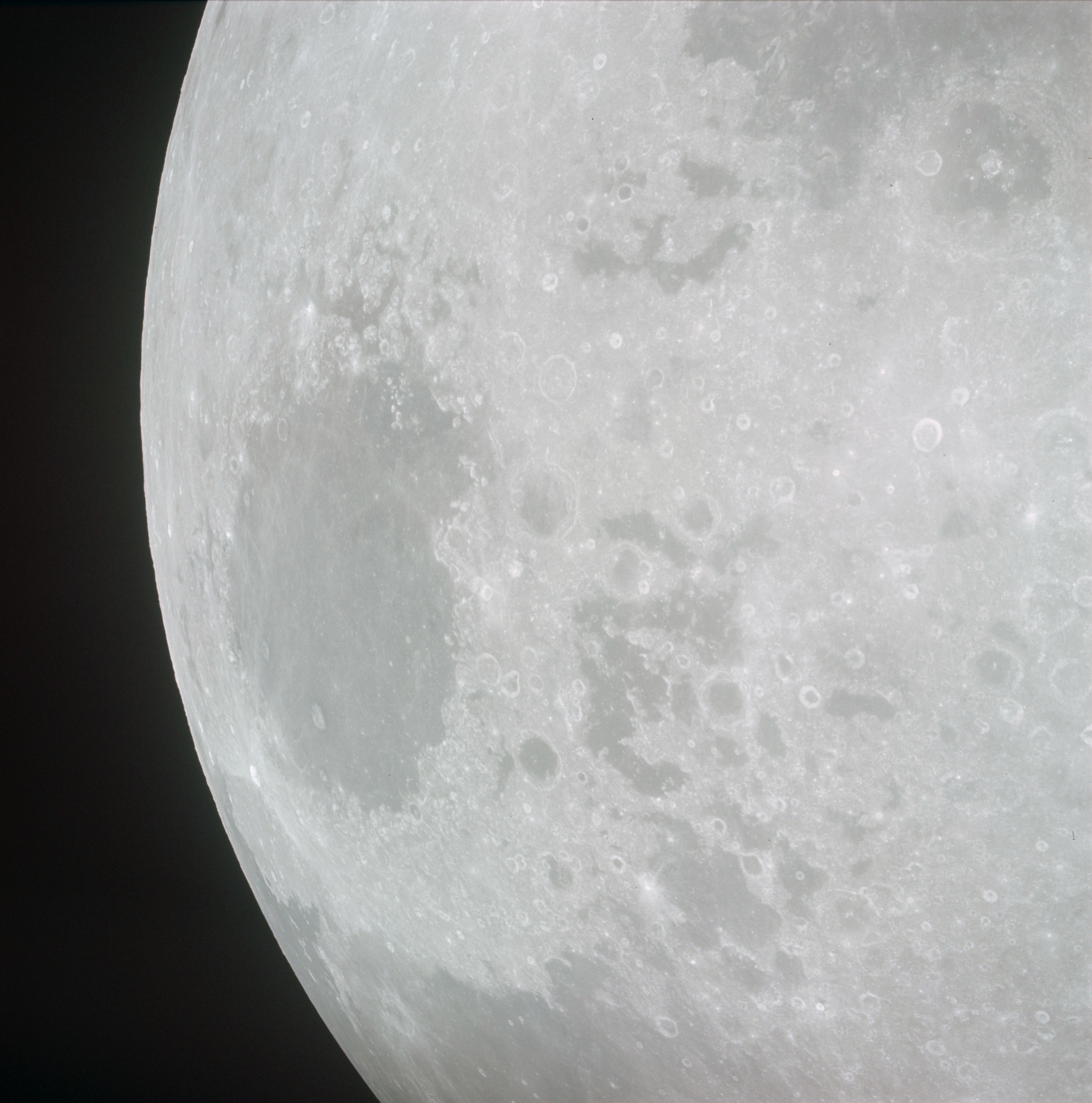 The rapidly receding Moon shortly after the Trans-Earth Injection
