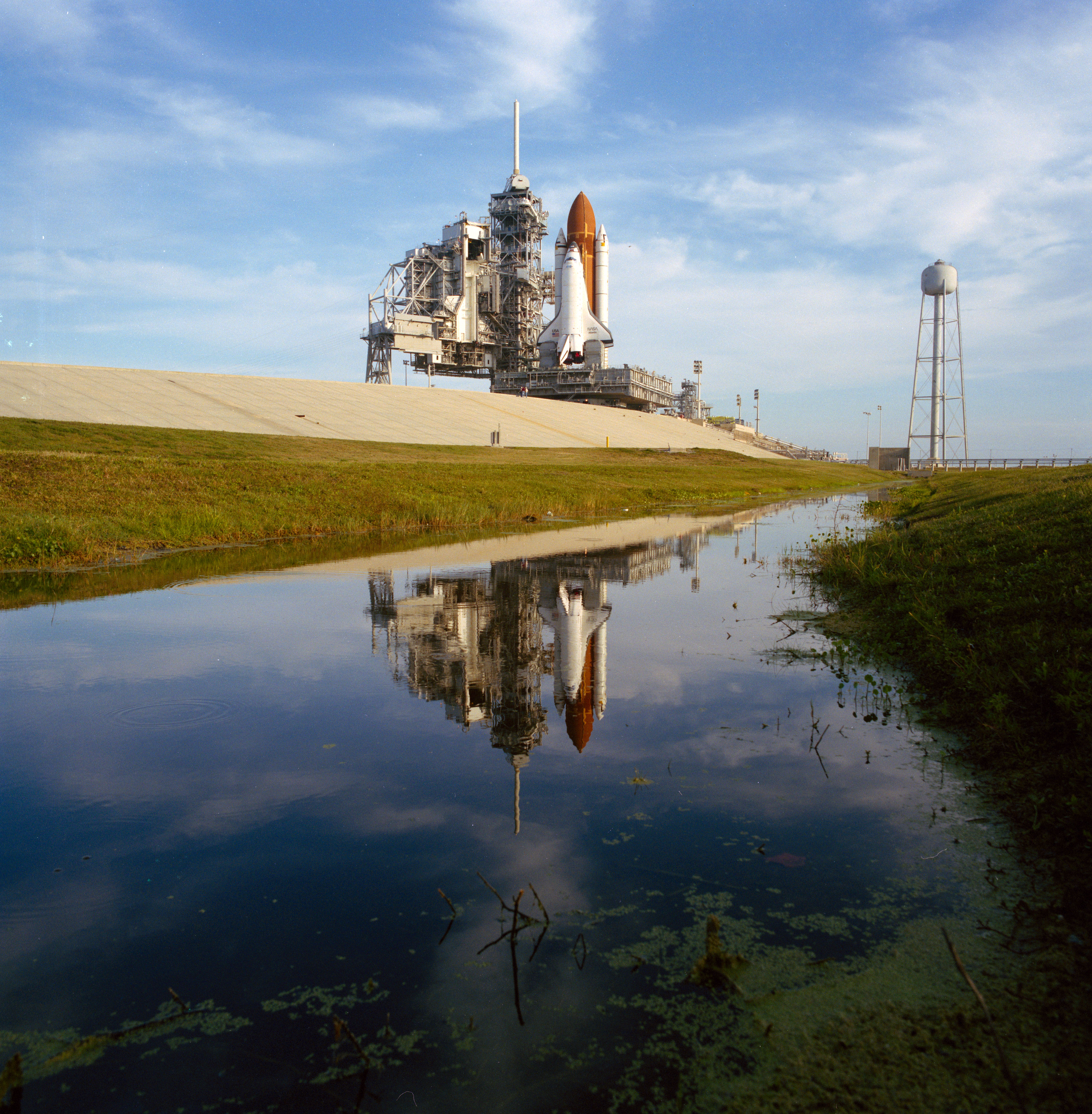 Space shuttle Atlantis arrives at Launch Pad 39B