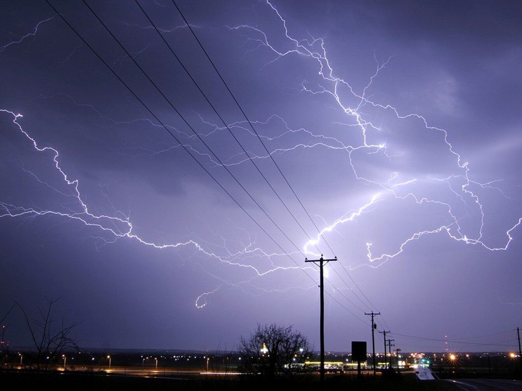 Lightning going across the nights sky.