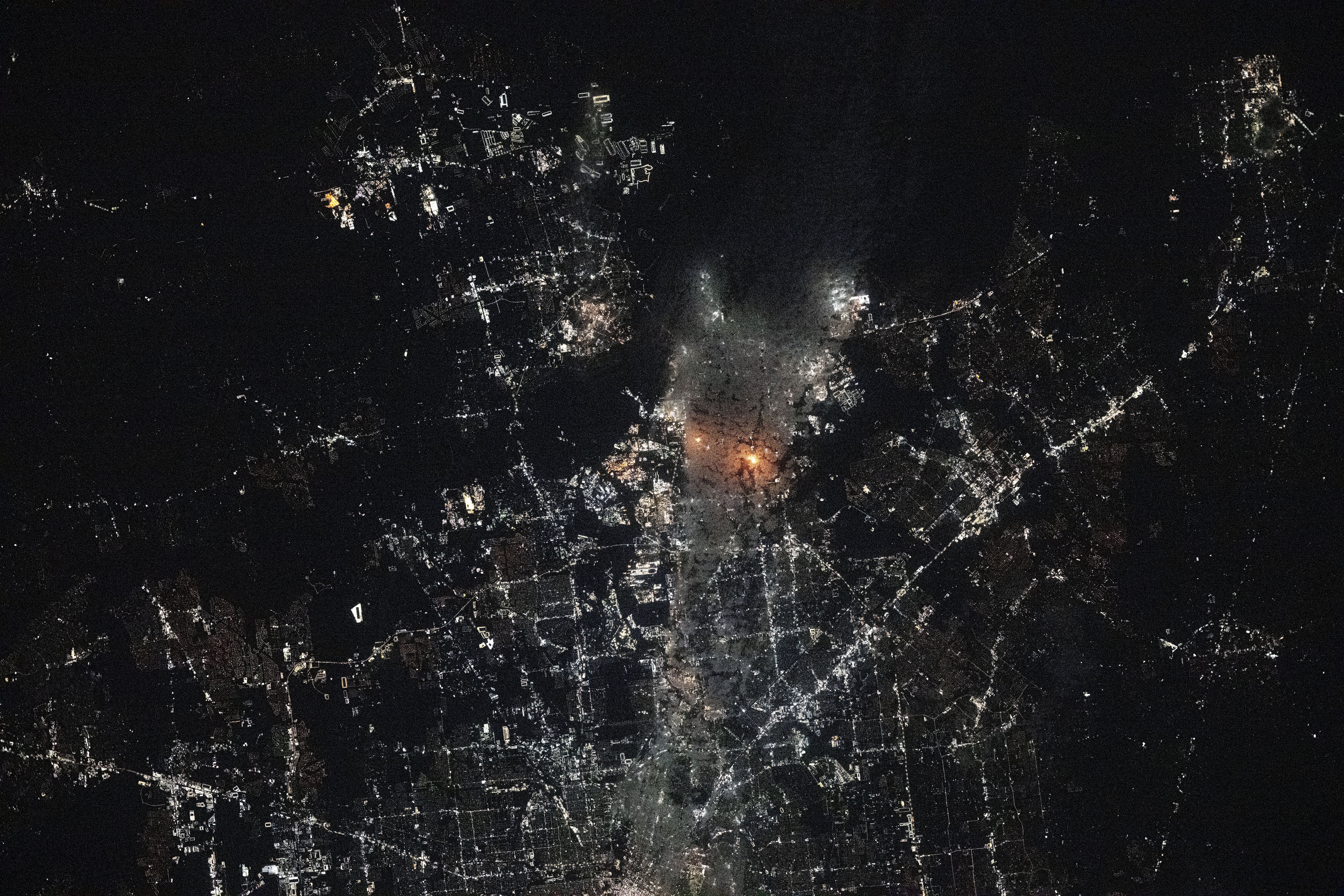 NASA astronaut Don Pettit was able to capture a photo of a recent fire in La Porte, Texas yesterday. Our NASA Astronauts have the ability to observe natural disasters from a vantage point of 250 miles above Earth. The imagery and data provided from the International Space Station can provide benefits to regions that experience unexpected events such as fires, floods, hurricanes, earthquakes, and more. This information is valuable when monitoring disasters on Earth in real time.