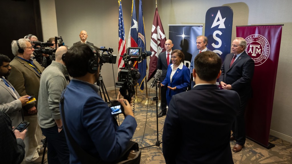 NASA Johnson Director to Speak at Space Institute Groundbreaking