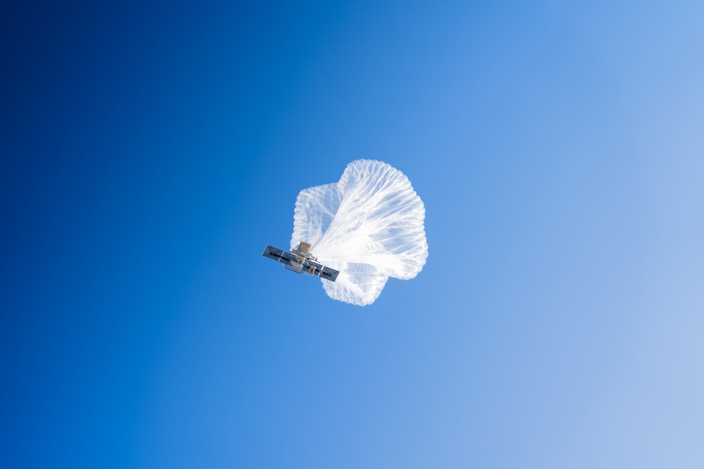 
			NASA and Forest Service Use Balloon to Help Firefighters Communicate - NASA			