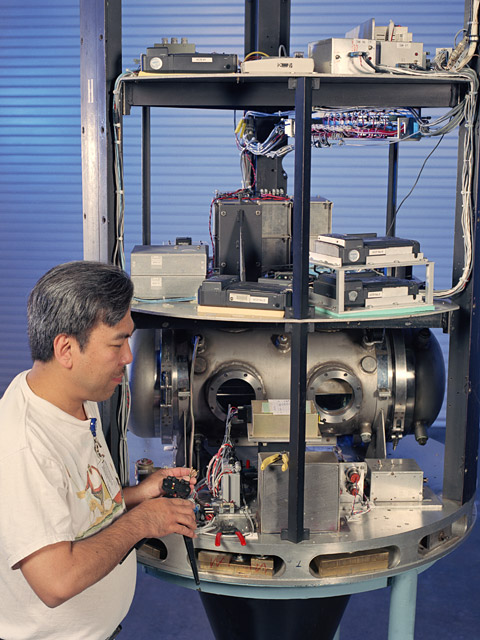 Experiment on the "H" drop vehicle