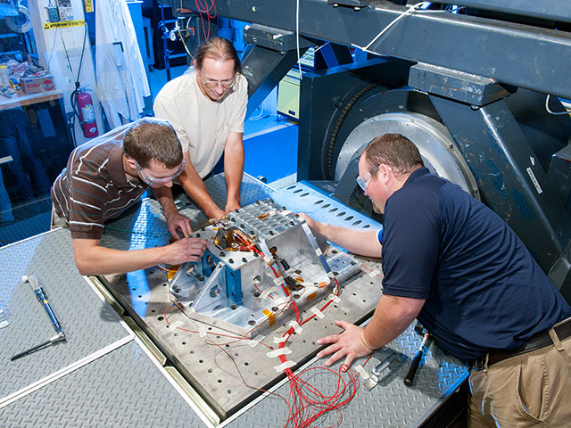 Structural Dynamics Lab Technicians