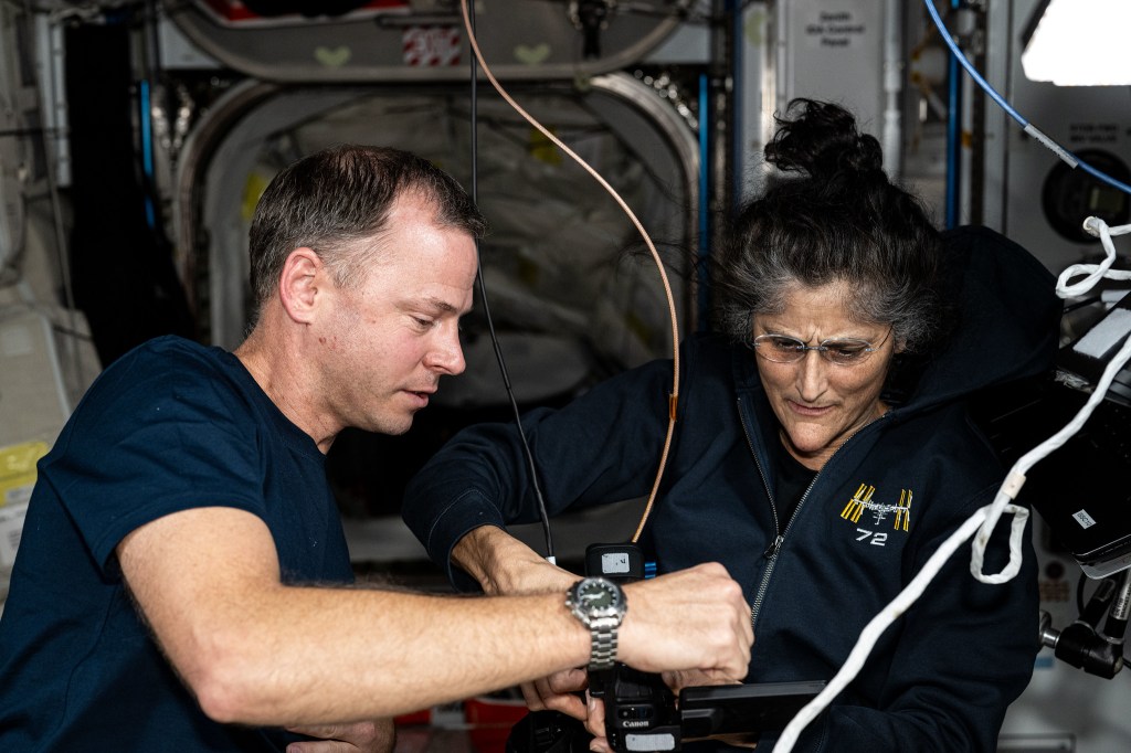 NASA Astronauts to Answer Questions from US Students Abroad