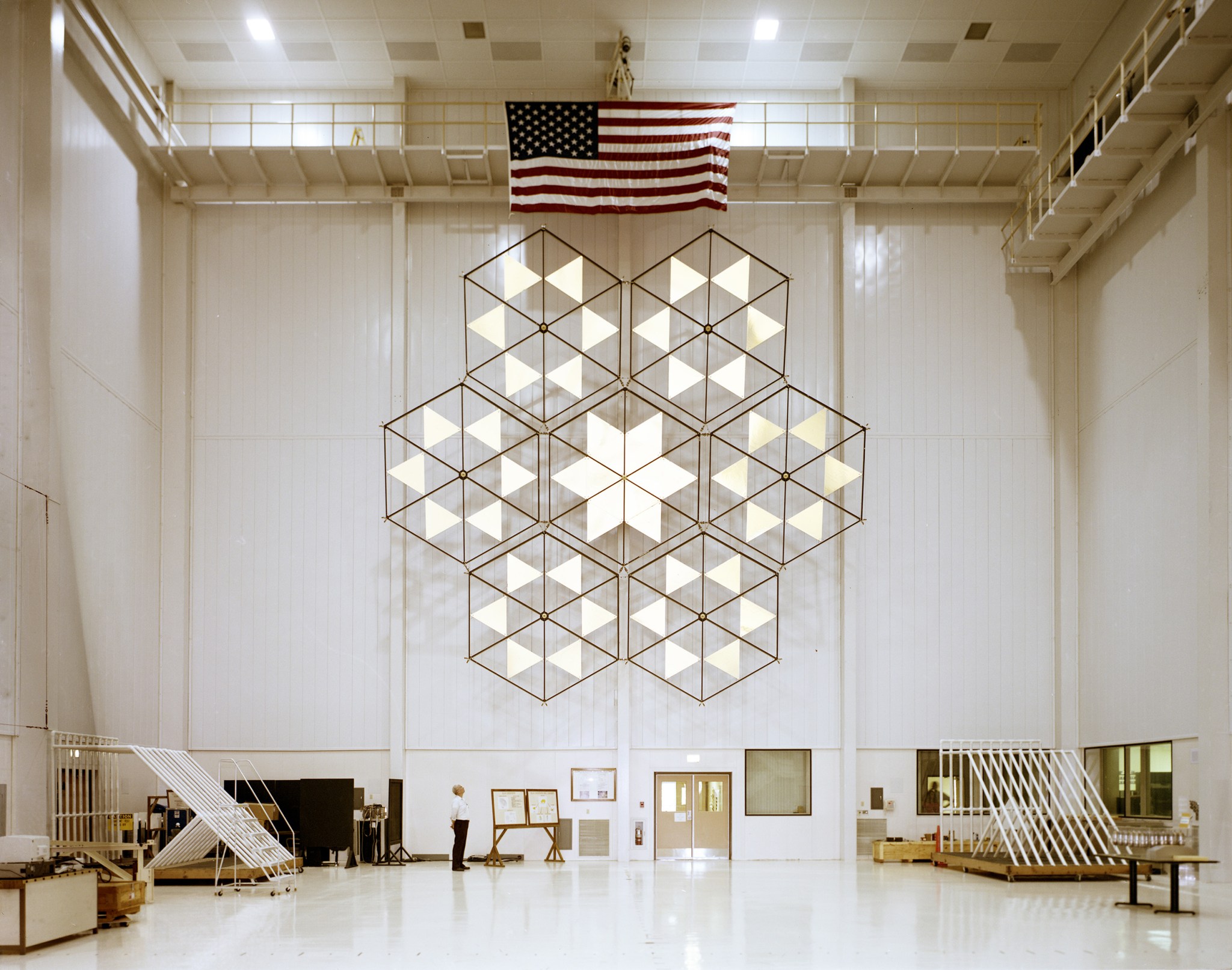 Concentrator mirror assembly in the high bay cleanroom