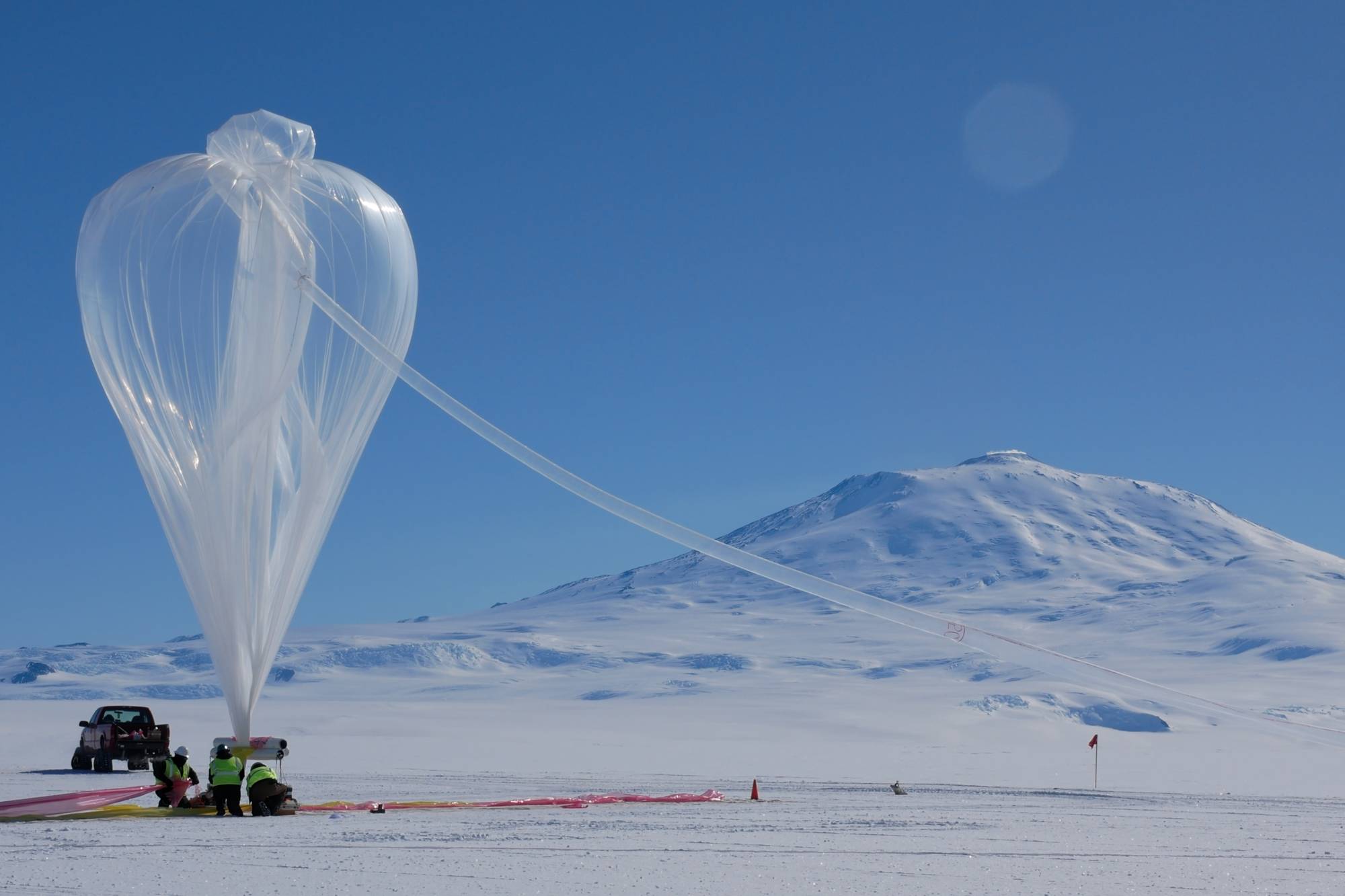 NASAの科学気球、南極から離陸へ(NASA Scientific Balloon Flights to Lift Off From Antarctica)