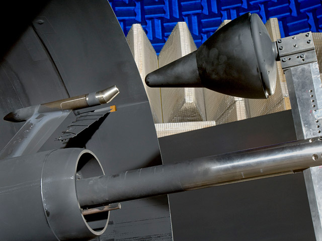 Nozzle Acoustic Test Rig Crew Exploration Vehicle (CEV) 85-AA-Constellation, Orion Capsule, and nozzle (side view)