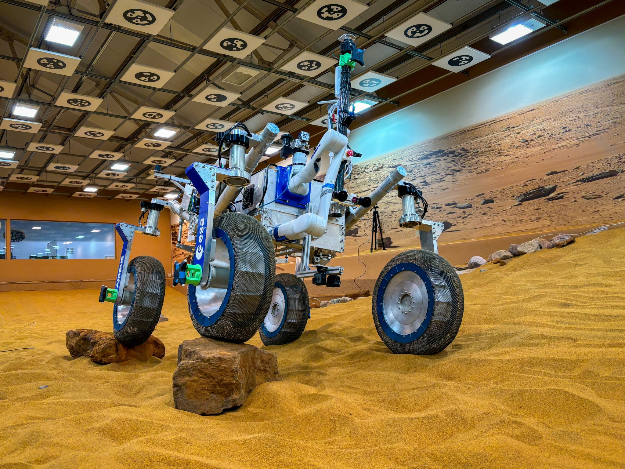 火星の地形をターゲットに、画期的なタイヤ技術を開発(NASA Sets Sights on Mars Terrain with Revolutionary Tire Tech )