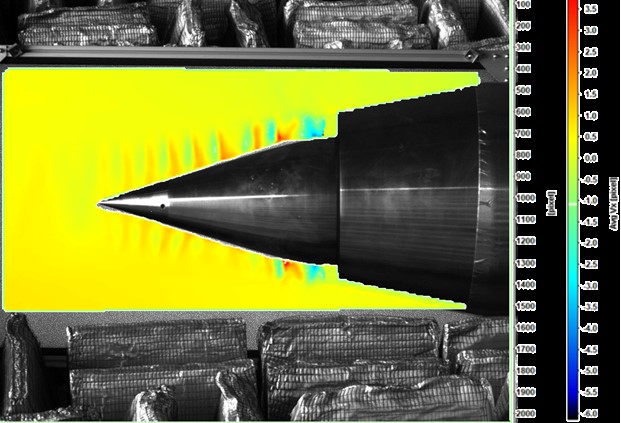 The shocks with the core flow stream are shown on top and bottom of the nozzle center plug.