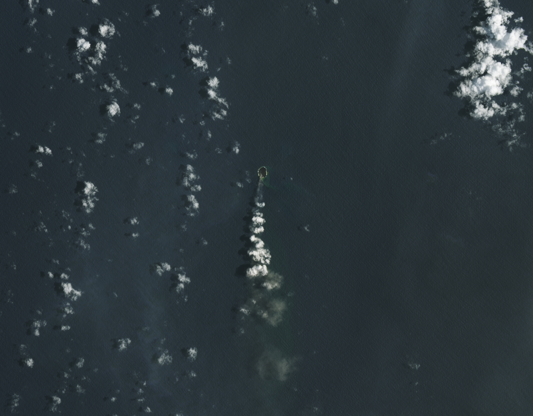 A small island at Tonga’s Home Reef got a little roomier in recent weeks. The underwater volcano emerged above sea level during a 2022 eruption, adding new land to the nation of islands in the South Pacific Ocean. It continued to grow during eruptions in September 2023, January 2024, and June 2024, expanding to 12.2 hectares (30.1 acres). During the most recent period of activity, from December 2024 to January 2025, the island grew another 3.7 hectares.