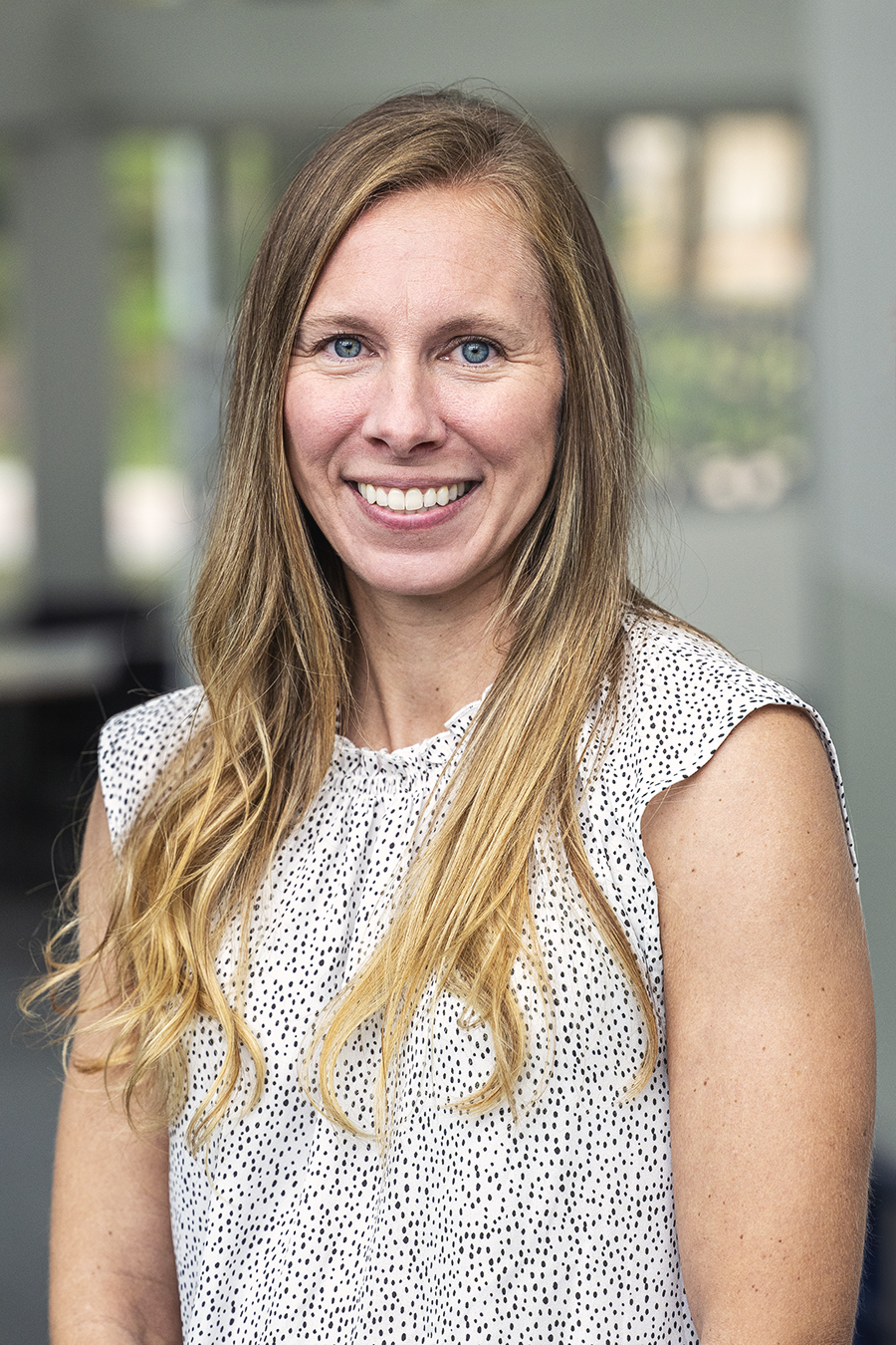 Portrait of Dr. Heather Oravec