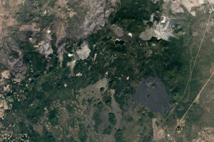 Evidence of the fiery history of the Sáttítla Highlands in Northern California can be seen in every direction. Volcanism has shaped the landscape over the past million years, and remnants of lava flows and eruptions remain visible today.