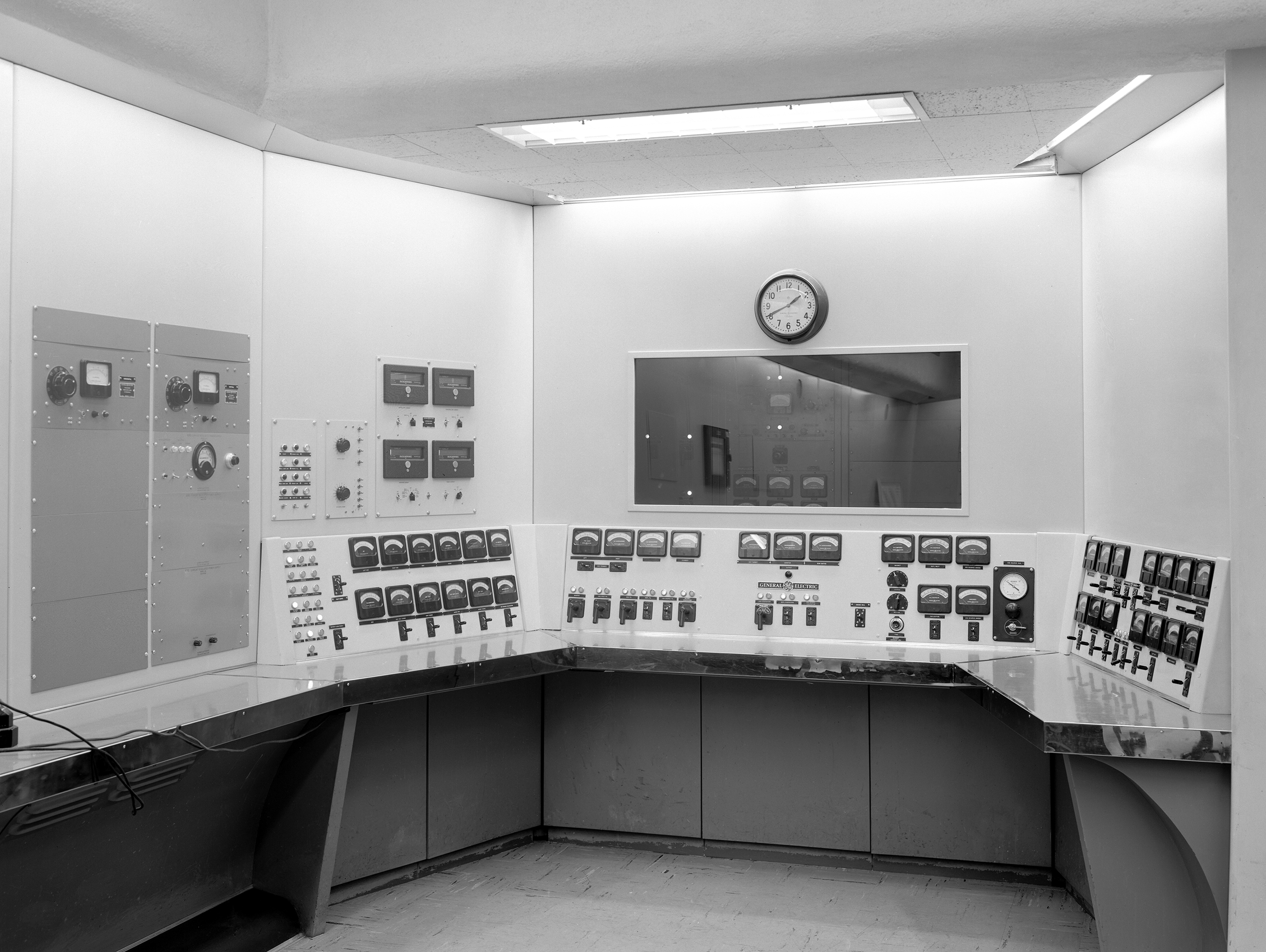 Empty control room.
