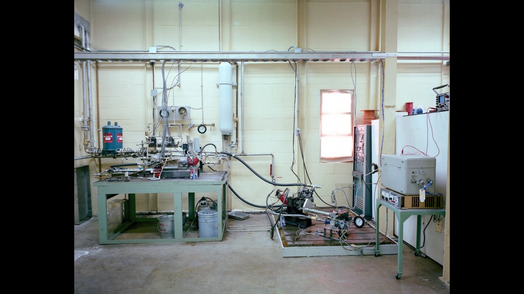 Benches with test rigs in the SPL