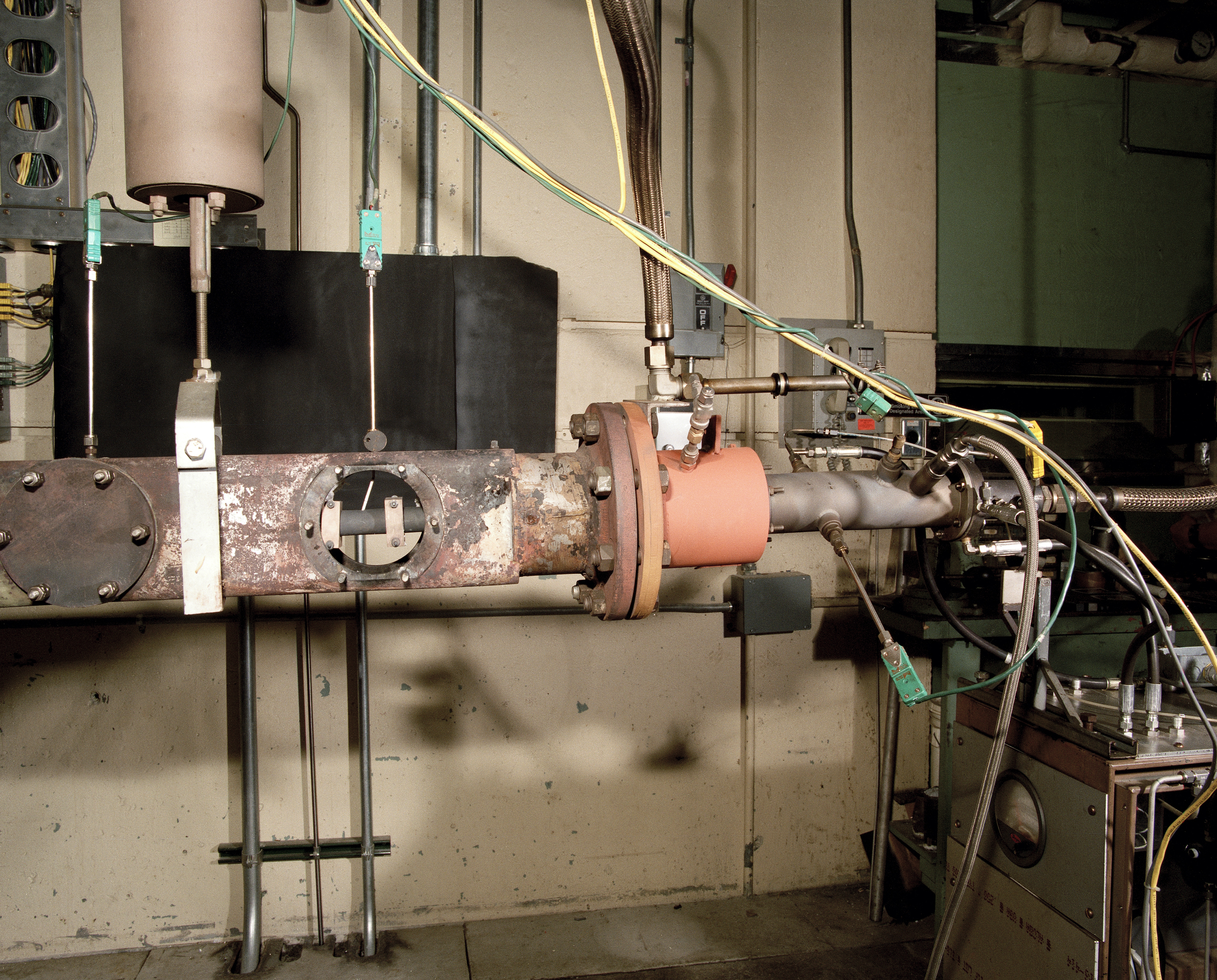 Horizontal test rig.