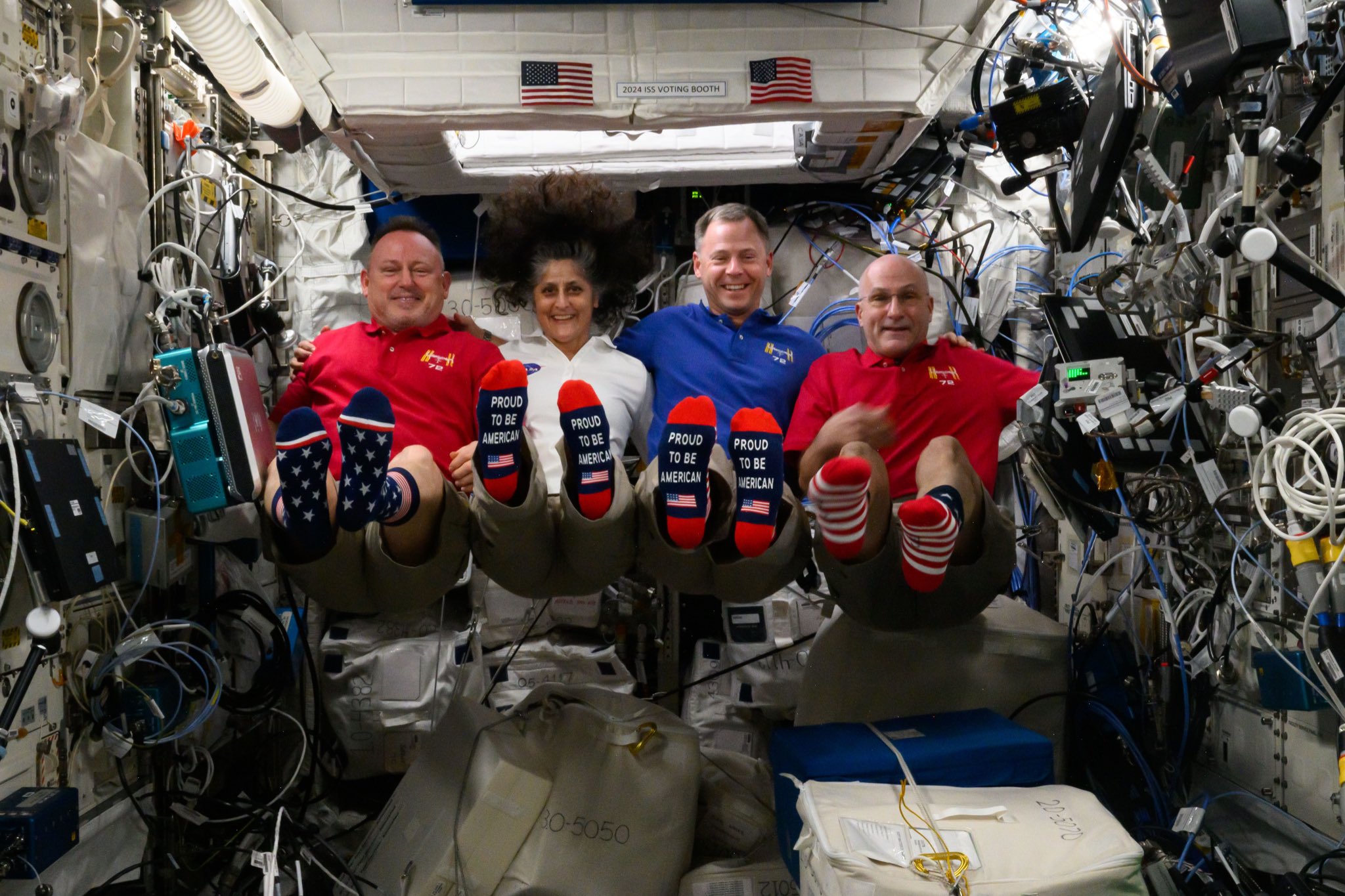 NASA ยินดีต้อนรับการเดินทาง 72 นักบินอวกาศที่ Houston Space Center – NASA
