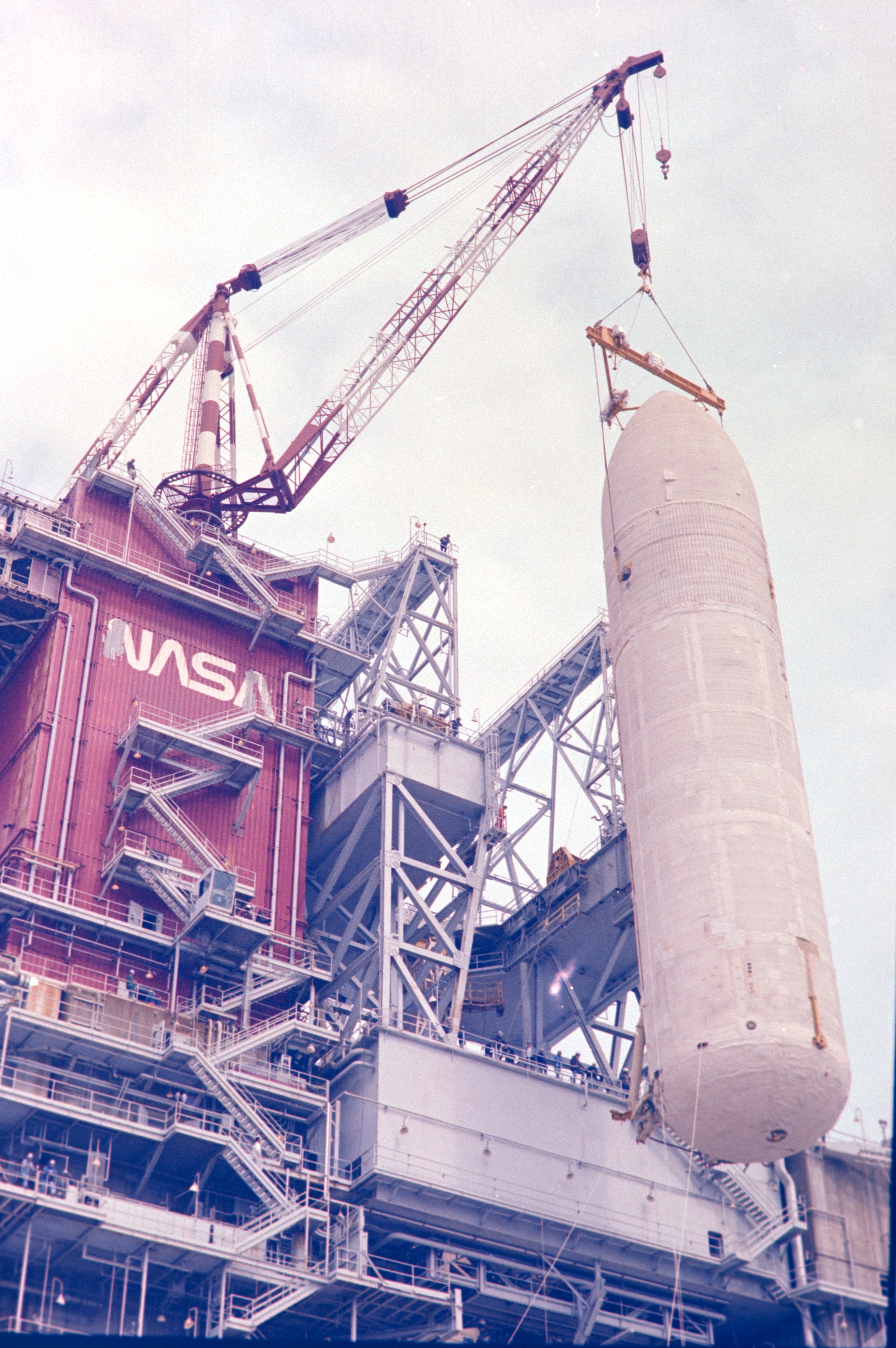 NASA Stennis teams remove a space shuttle external fuel tank from B-2 side of the Thad Cochran Test Stand