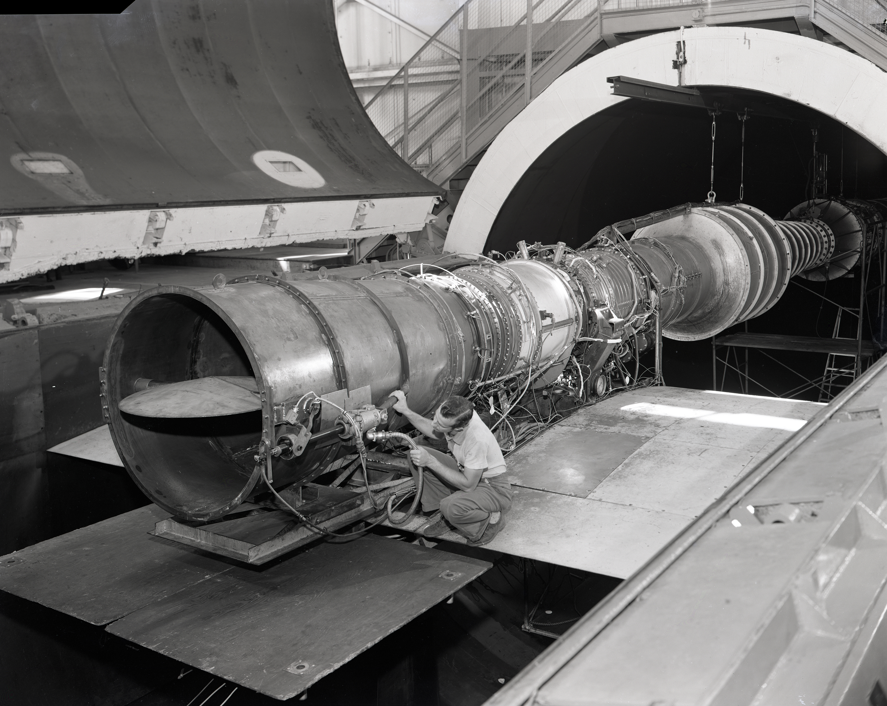 Mechanic with J71 in AWT test section.