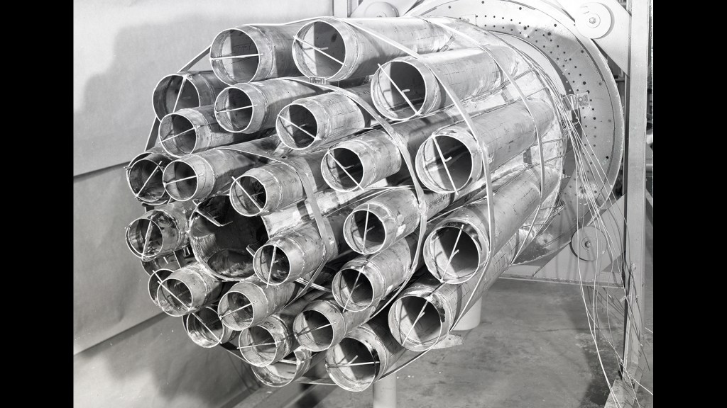 Closeup view of J57 with 31-tube nozzle