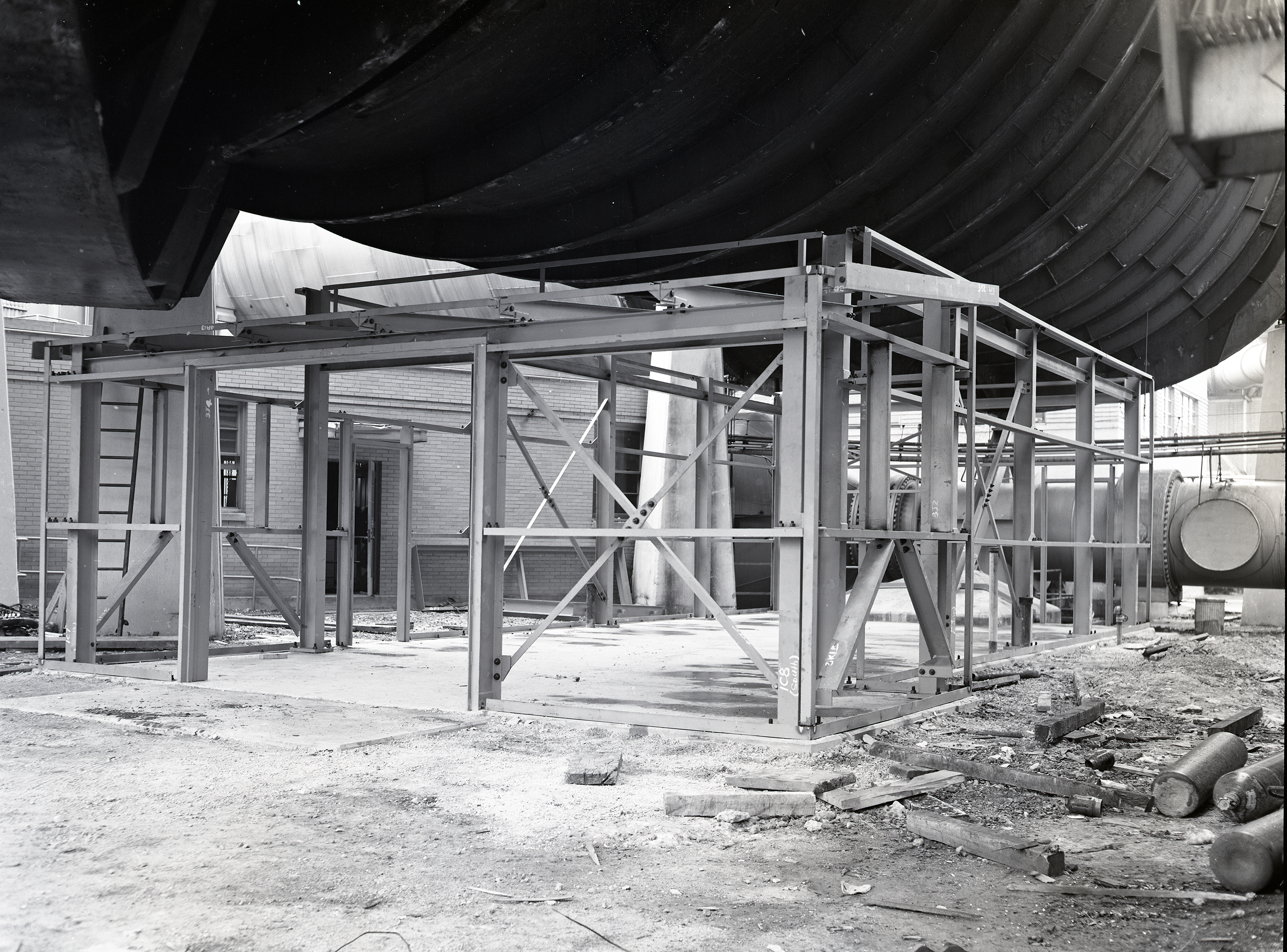 Construction of Vacuum Pump House for Space Power Chamber No.1