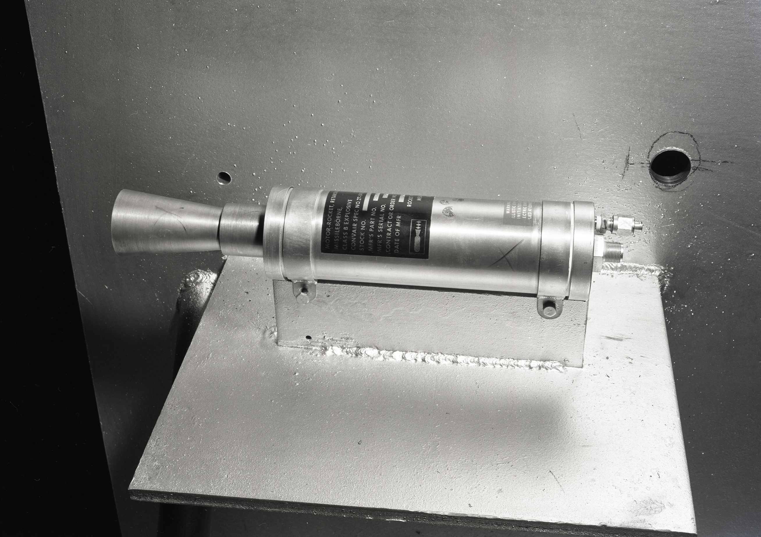 Retrorocket on table