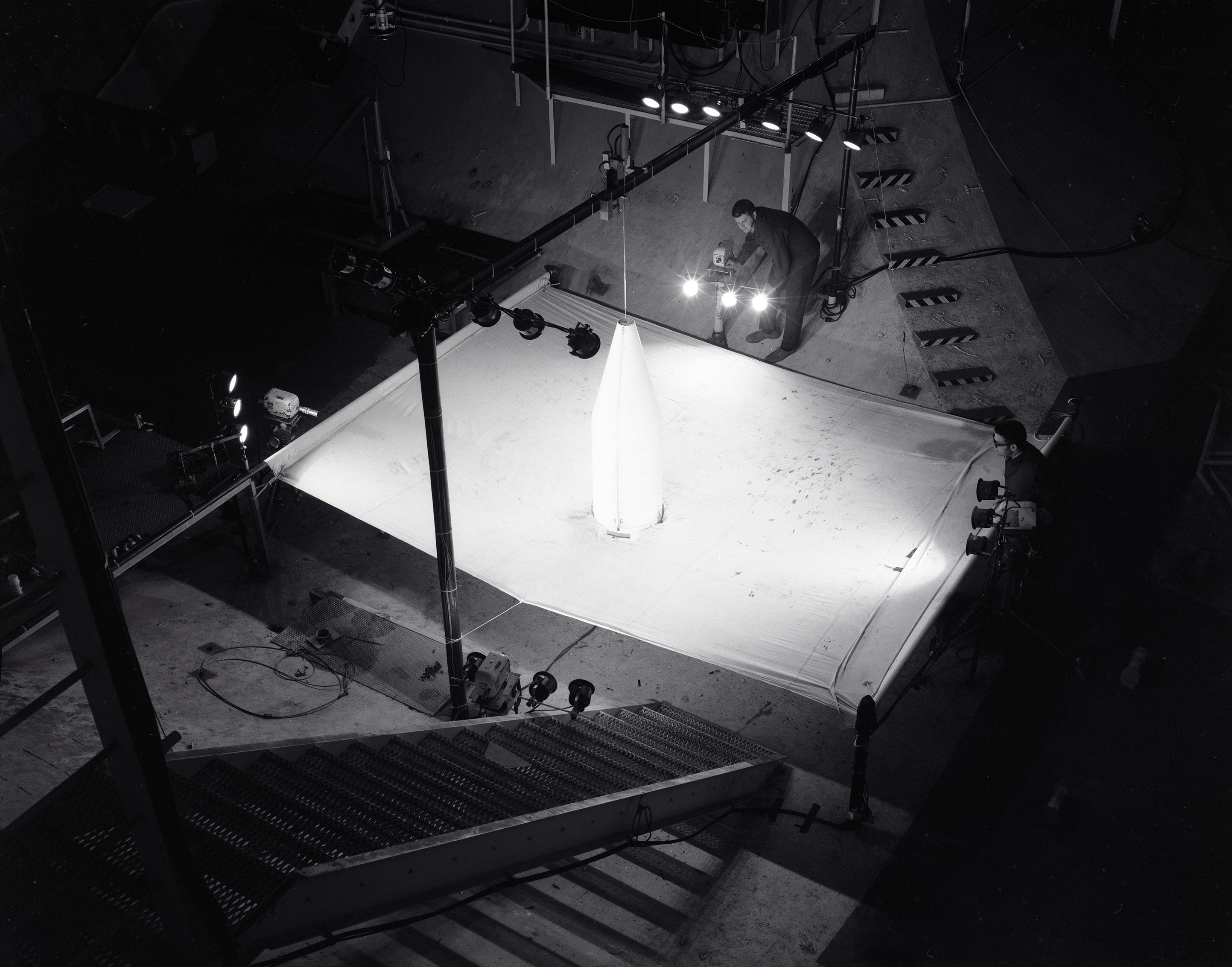 Model shroud in chamber.