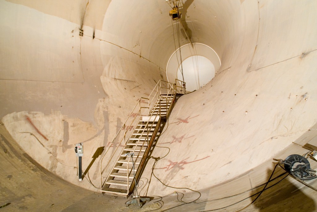 Contraction area in Altitude Wind Tunnel