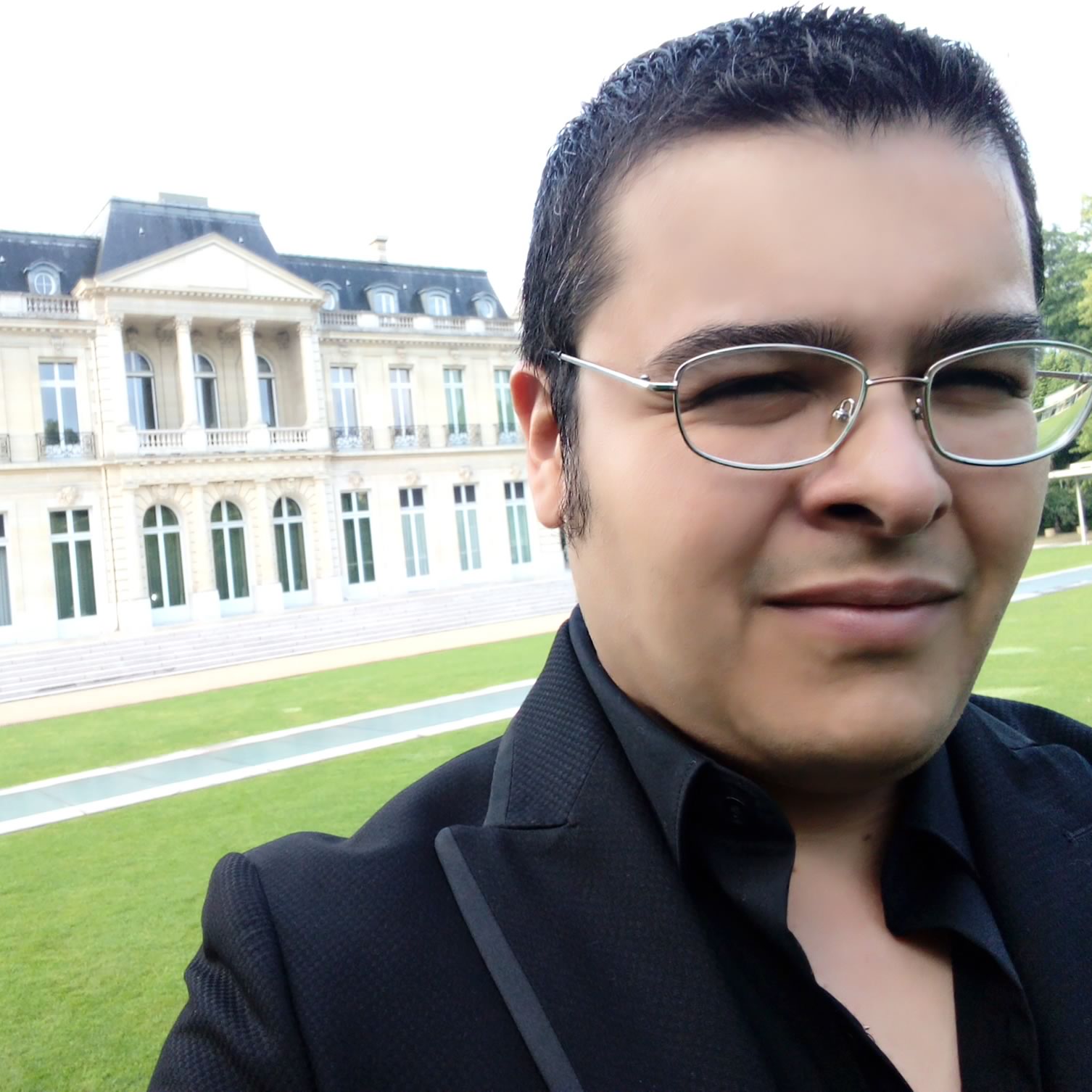 Head shot of Miguel Vargas Cruz.
