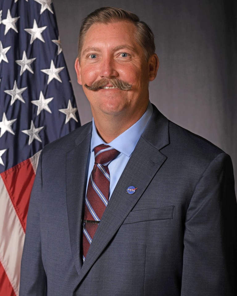 Official portrait of Daye Hoffman.
