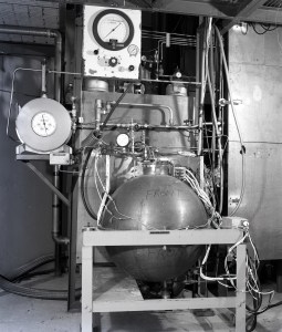 Rig inside test cell.