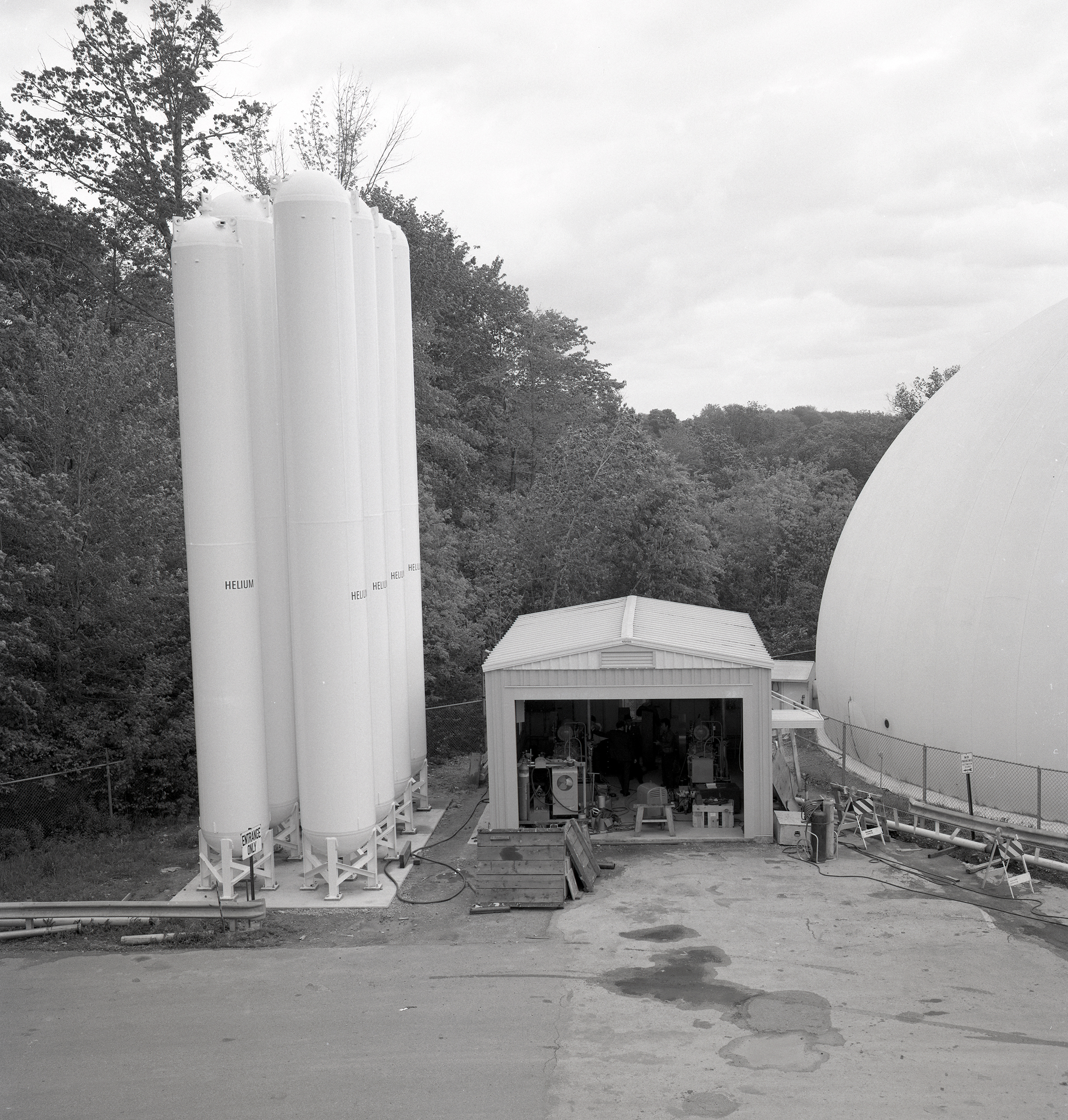 Set of cylindrical helium tanks