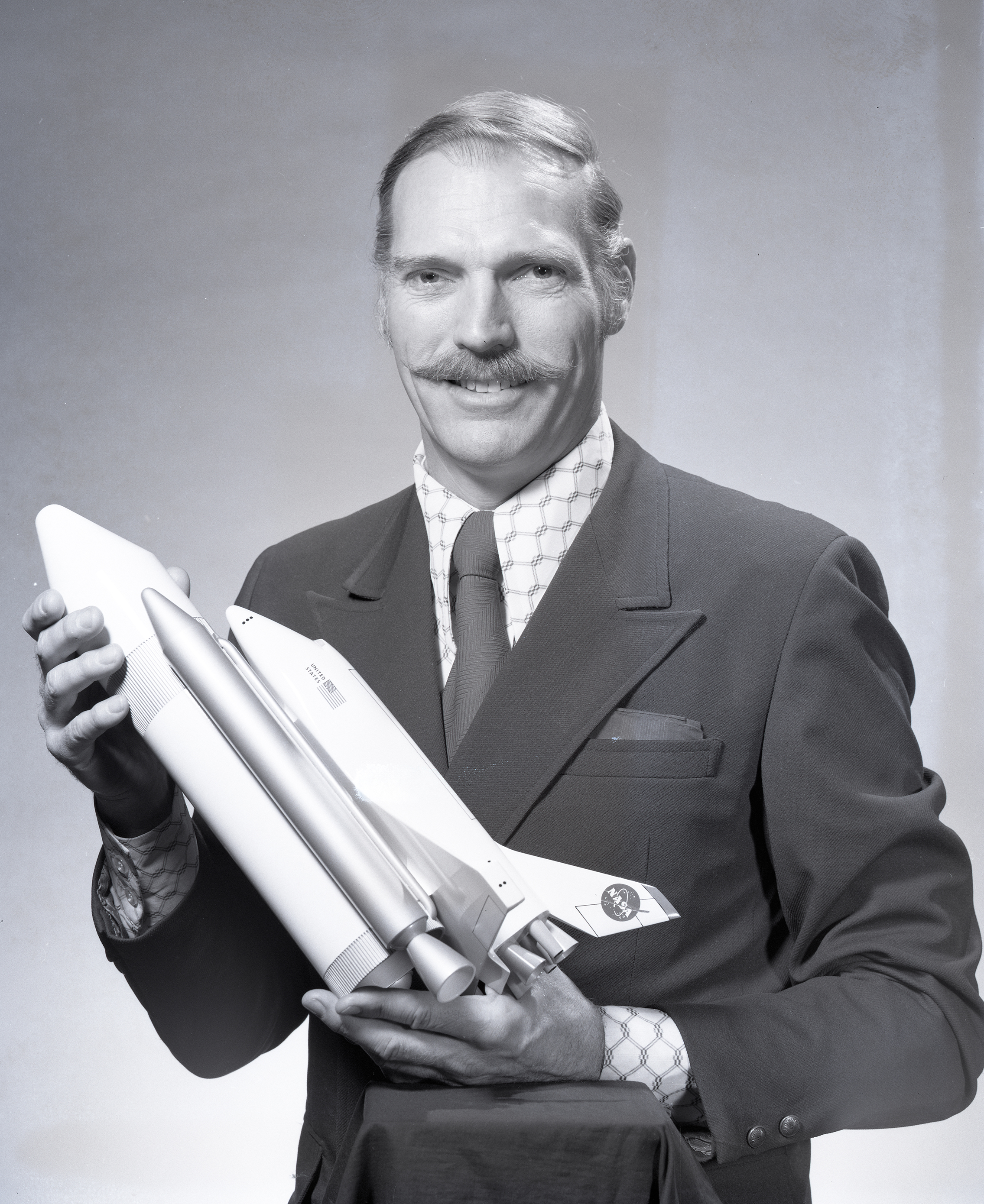 Bloomer with shuttle model
