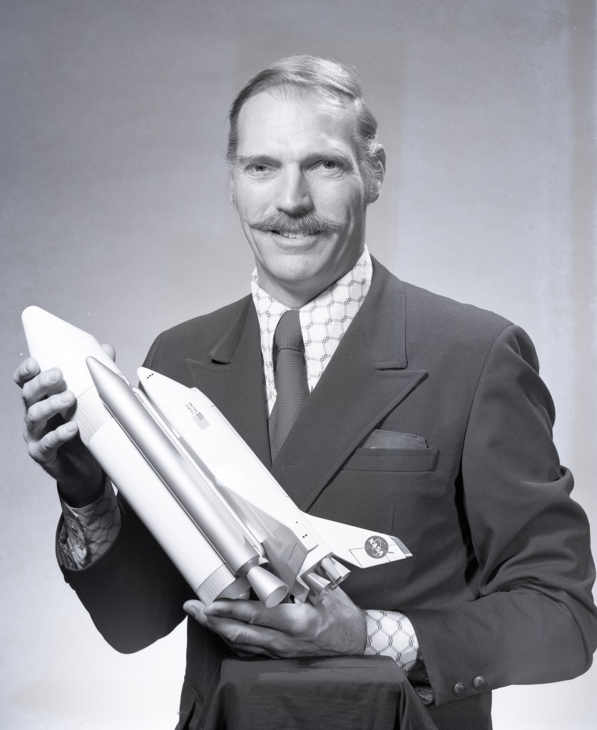 Bloomer with shuttle model