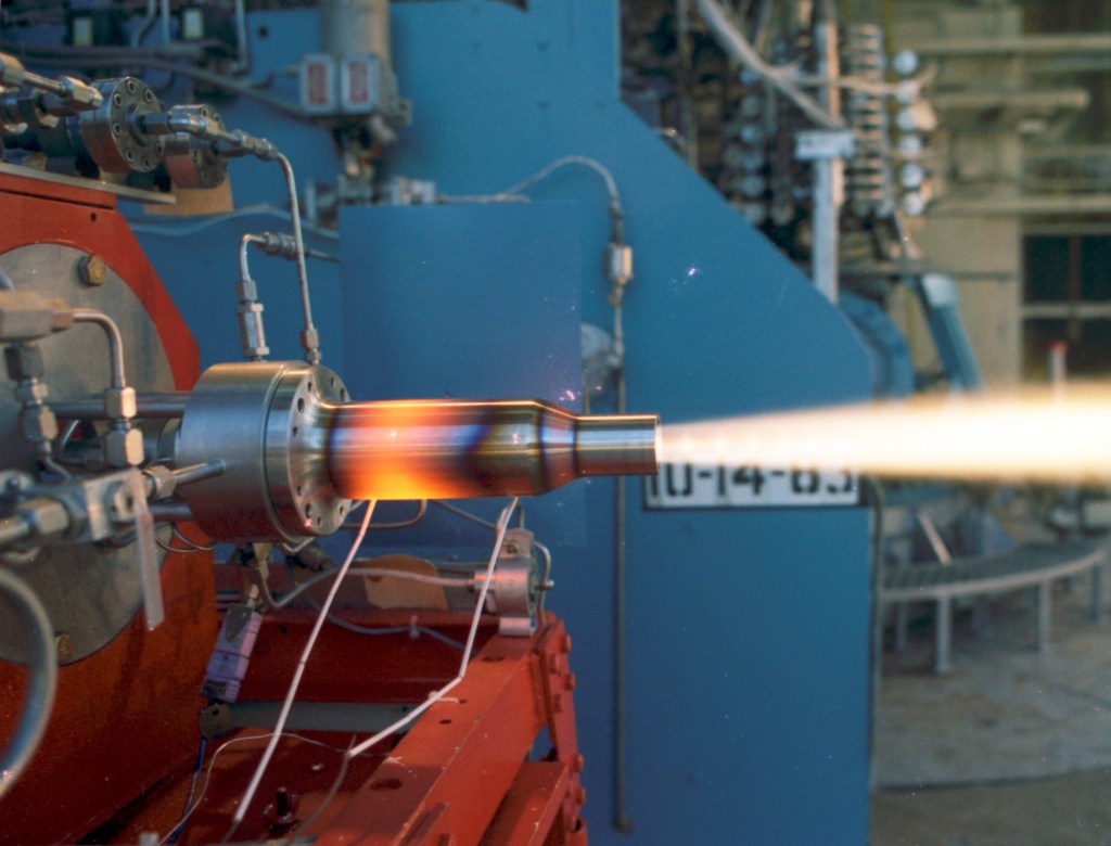 Horizontal firing of rocket engine