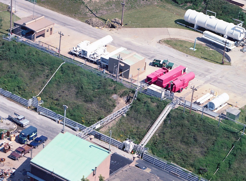 Aerial view of the RETF's Helium Gasification and Pressurizing Facility (1984).