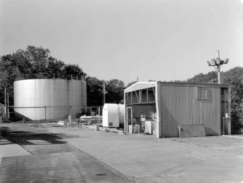 Exterior of Helium Gasification and Pressurizing Facility