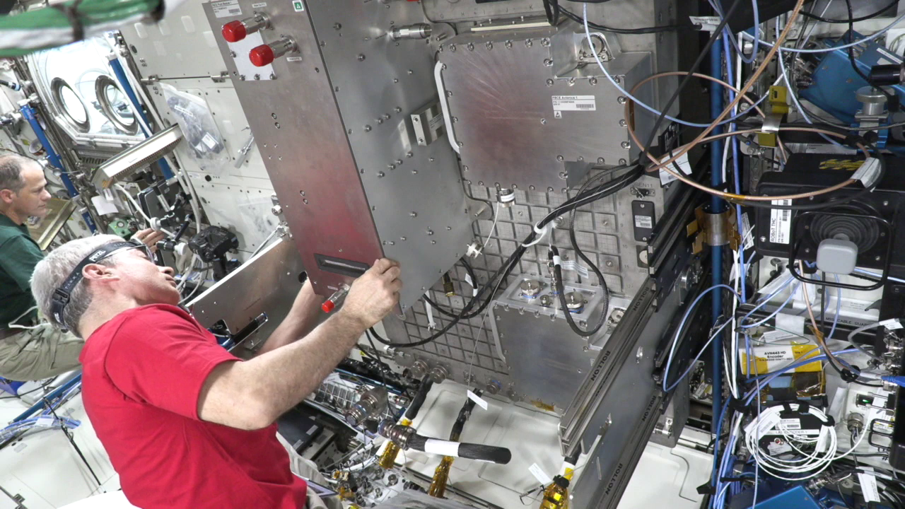 Installation of Flow Boiling Test Module onto the Fluid Integration Rack (FIR).
