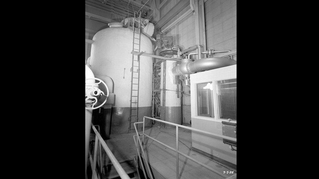 Air dryer tank