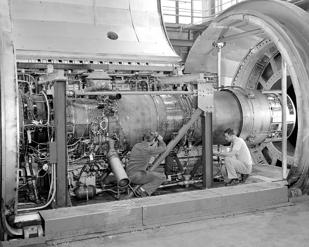 Engine installed in test cell.