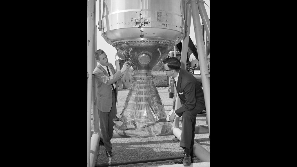 Two researchers examine Kiwi engine