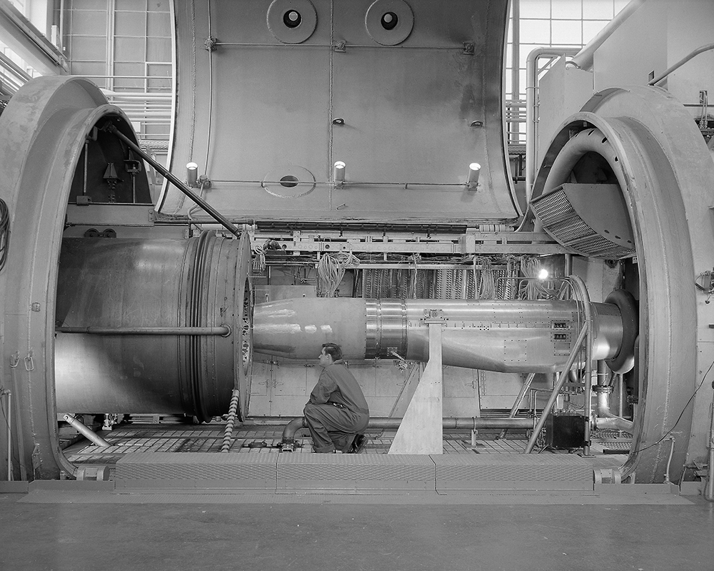 Engine installed in test cell.