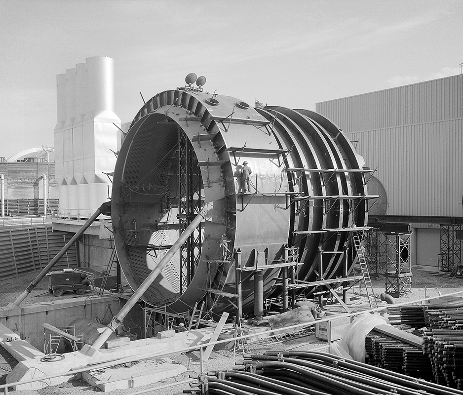 Construction of large tubular hardware.